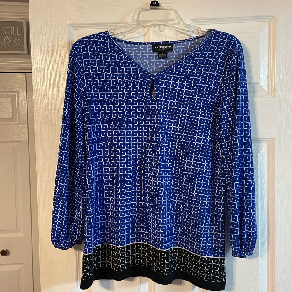 Liz Claiborne Geometric/Star Patterned Blouse.